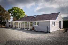 The Ynys Lodge
